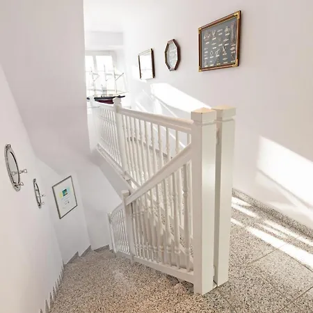 Southend Apartment *